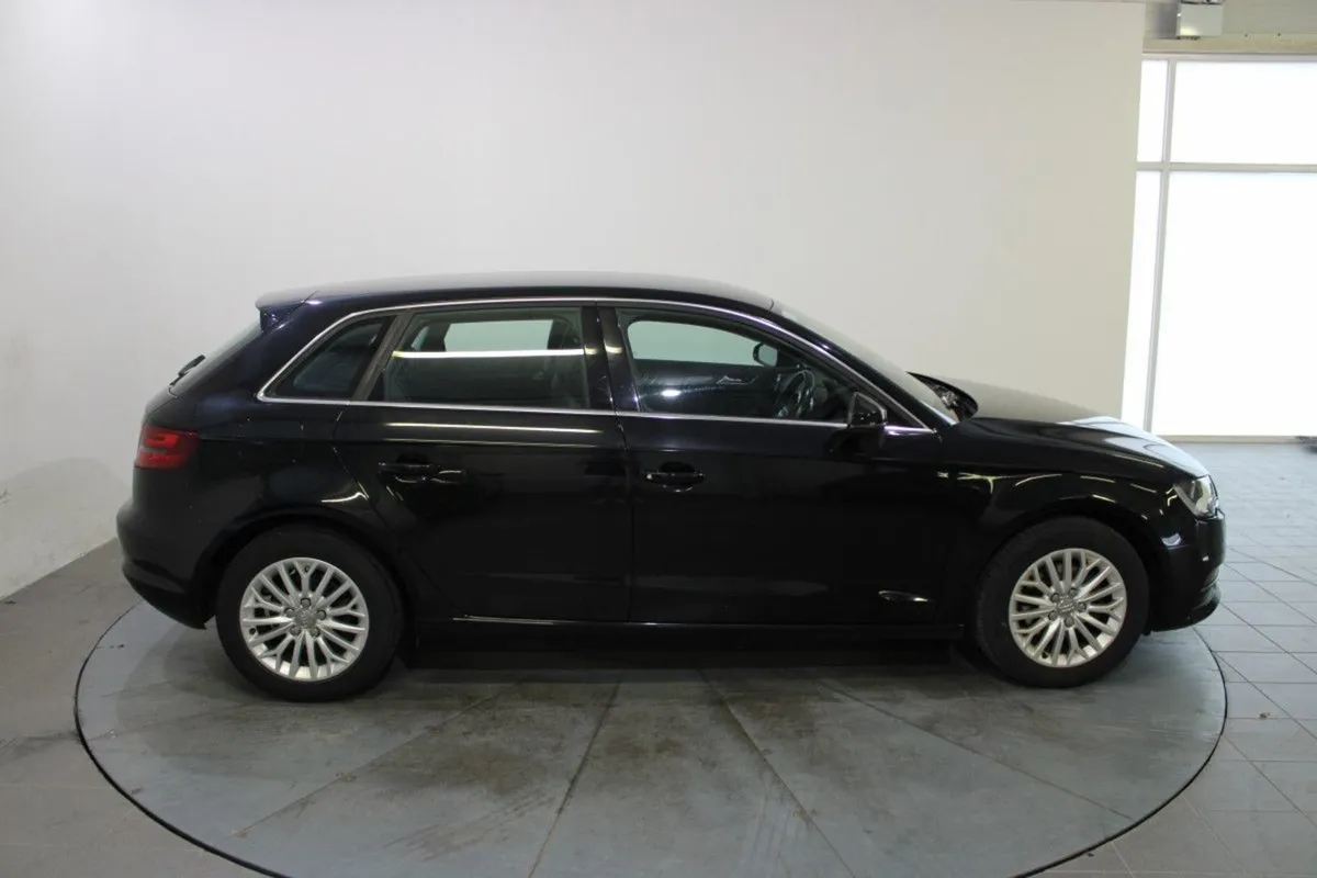 Audi A3 1.6 TDI SE 110 - Image 3