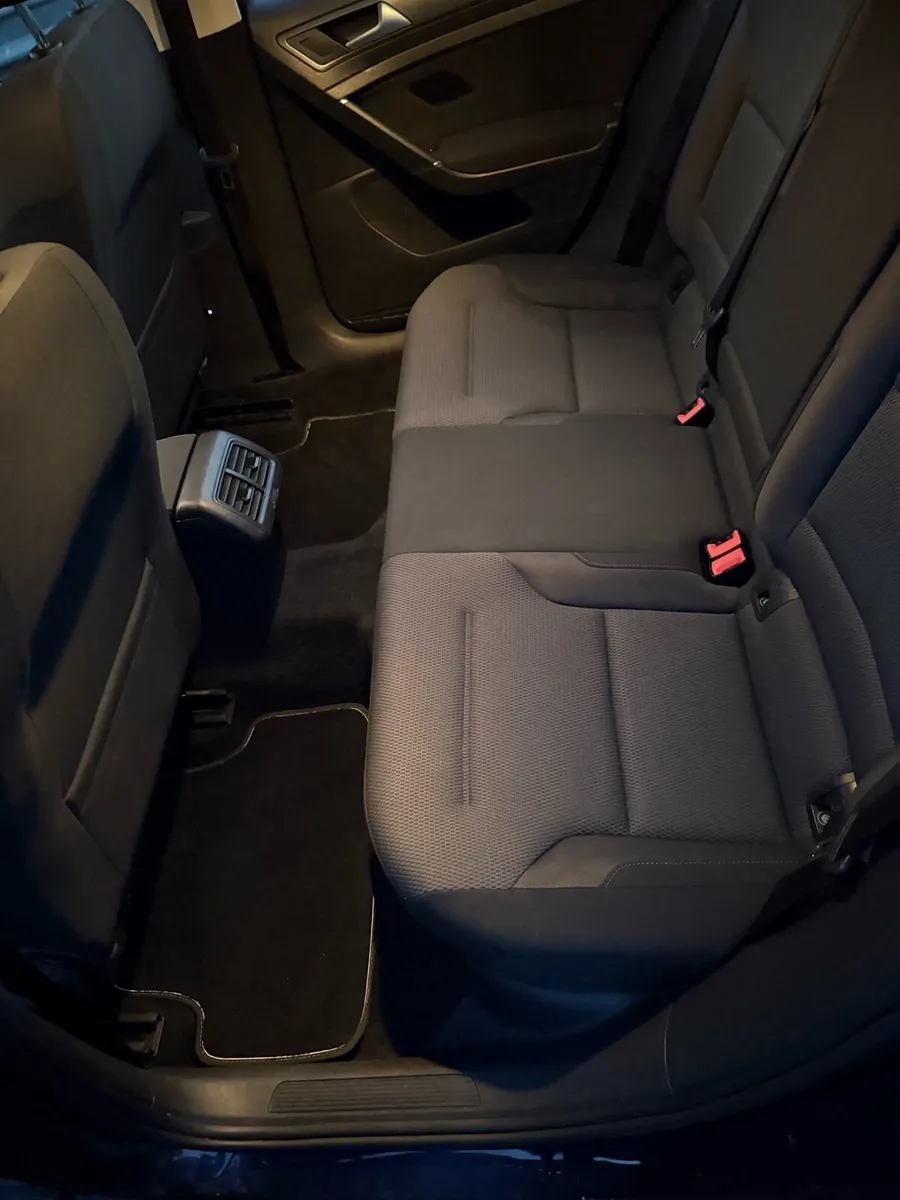 Volkswagen Golf 2013 - Image 2