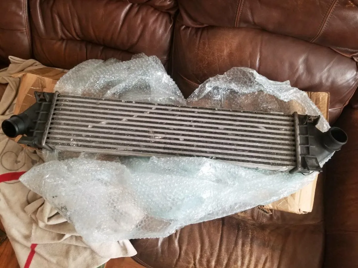 Ford mondeo turbo intercooler  radiator - Image 2