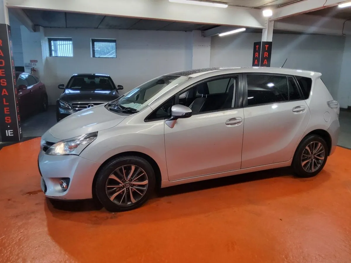 Toyota Verso 1.6 D-4d 112bhp Sol Skyview 7 Seater - Image 2