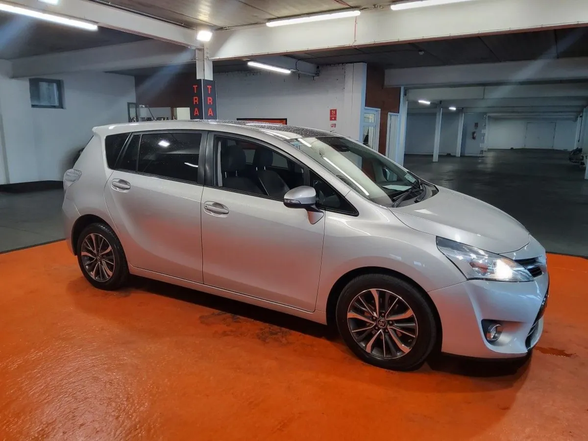 Toyota Verso 1.6 D-4d 112bhp Sol Skyview 7 Seater - Image 4