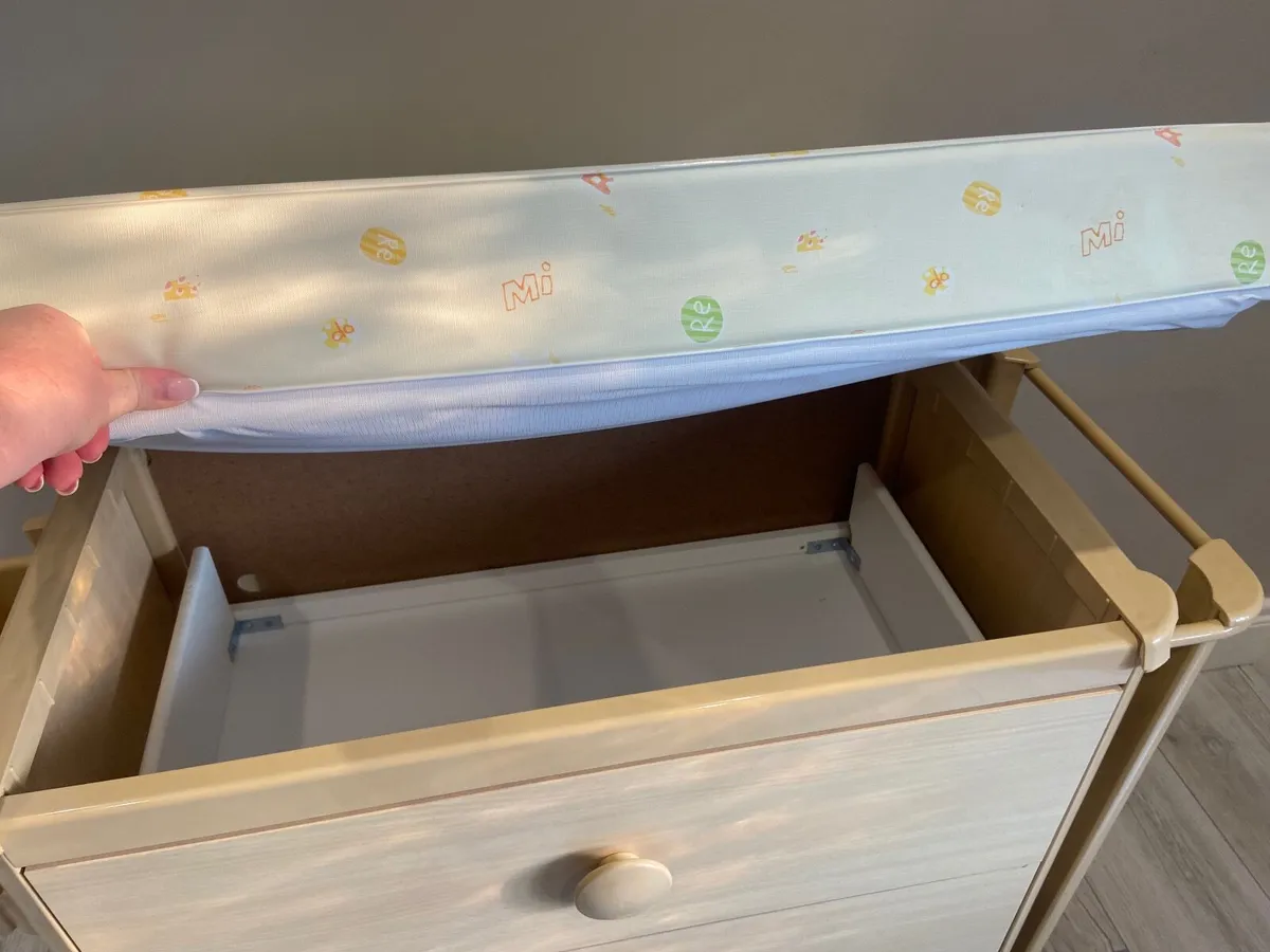 Drawers / changing unit - Image 2