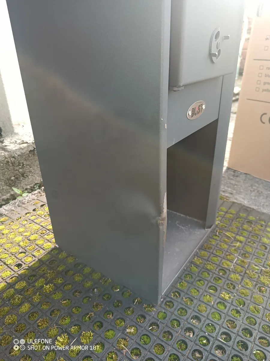Wood stove 6.1kw Damaged during transport - Image 4