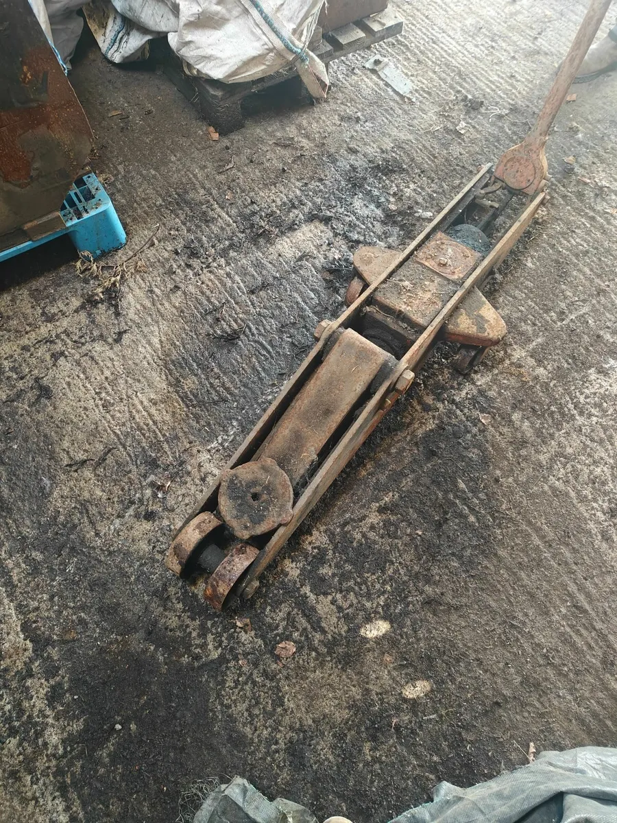 hydraulic trolley jack - Image 2