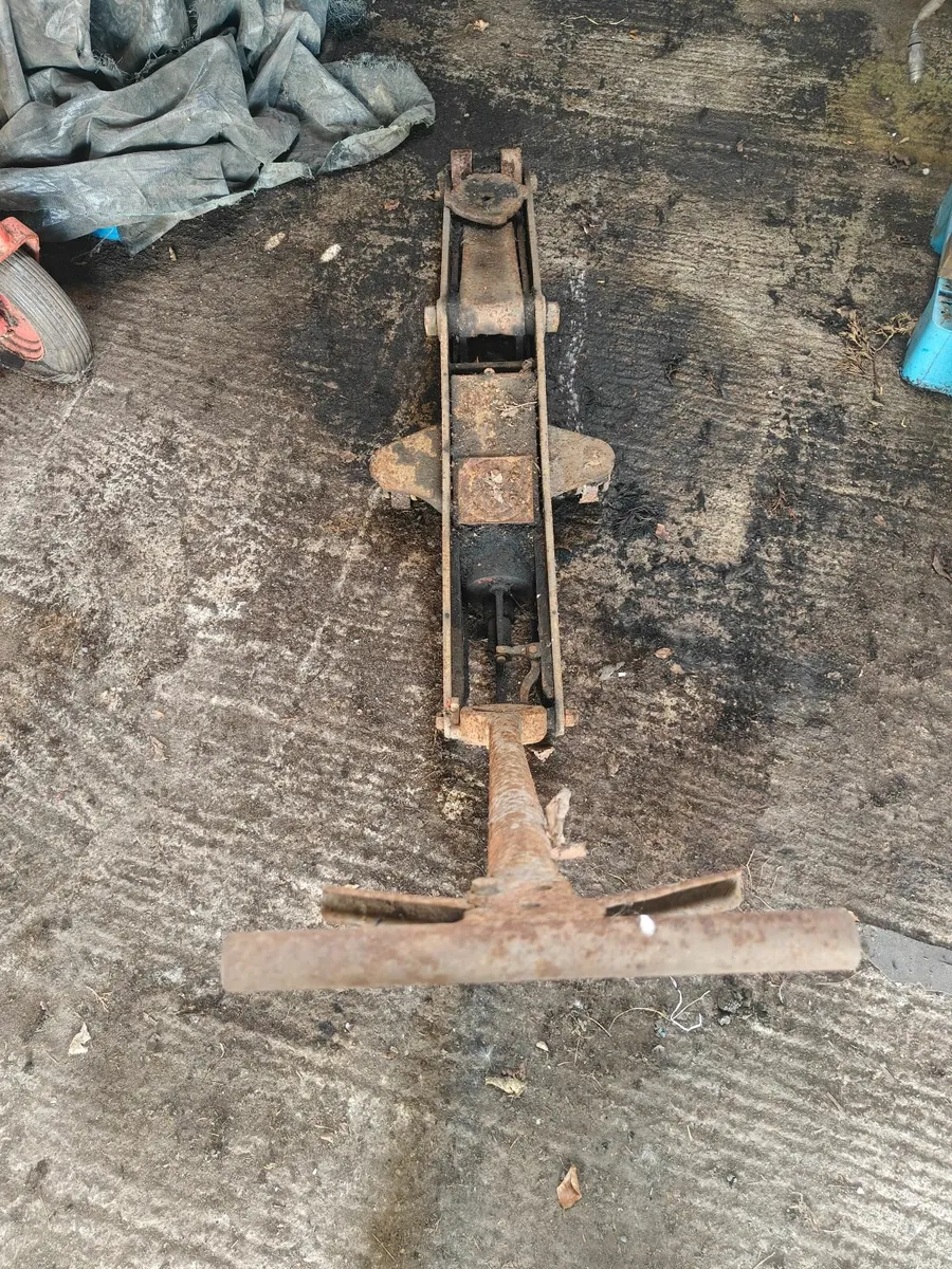 hydraulic trolley jack - Image 3