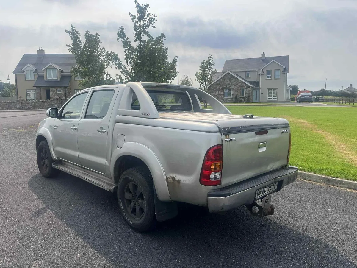2008 Toyota Hilux 3.0 Automatic Transmission - Image 4