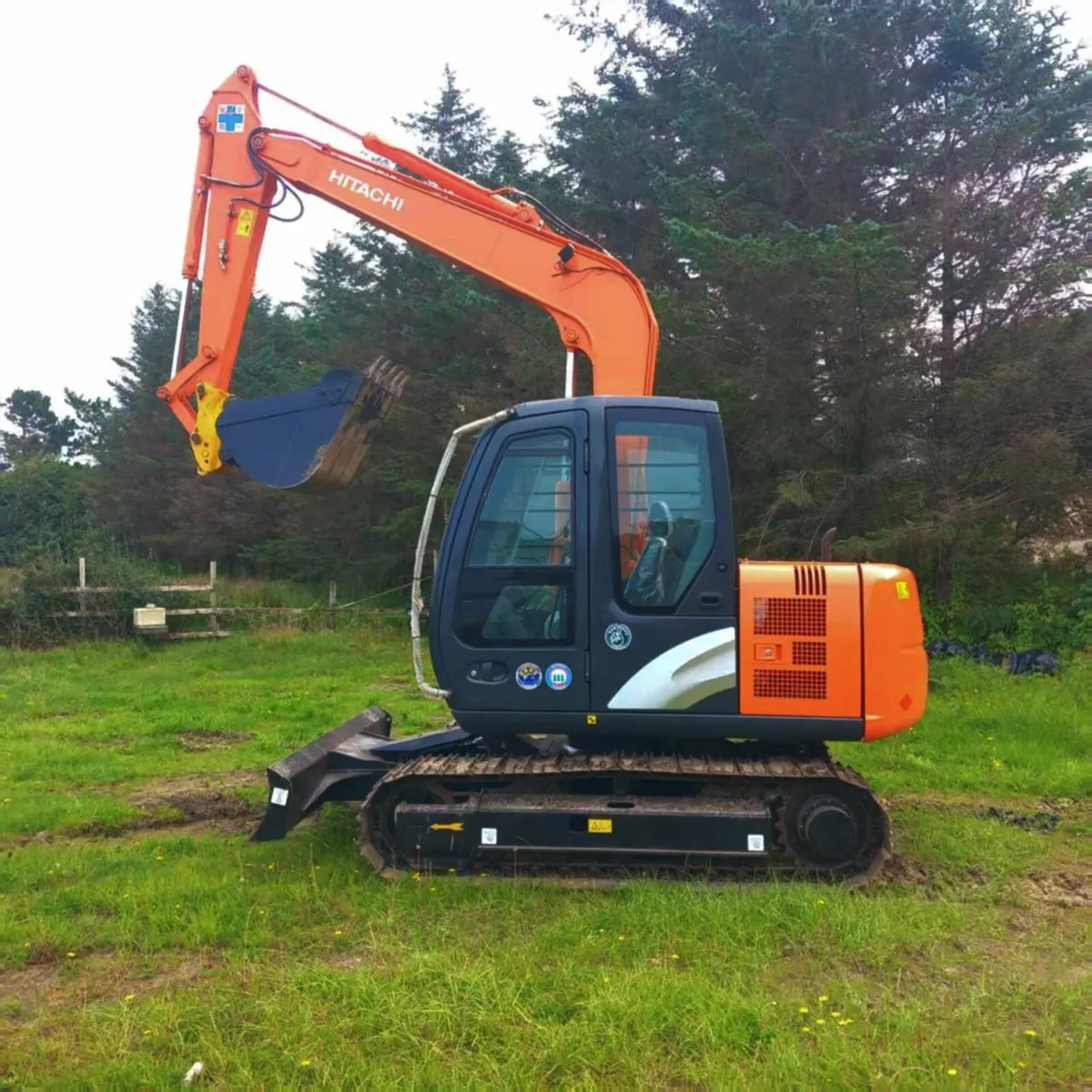 Hitachi ZX70 and ZX60 for sale - Image 2