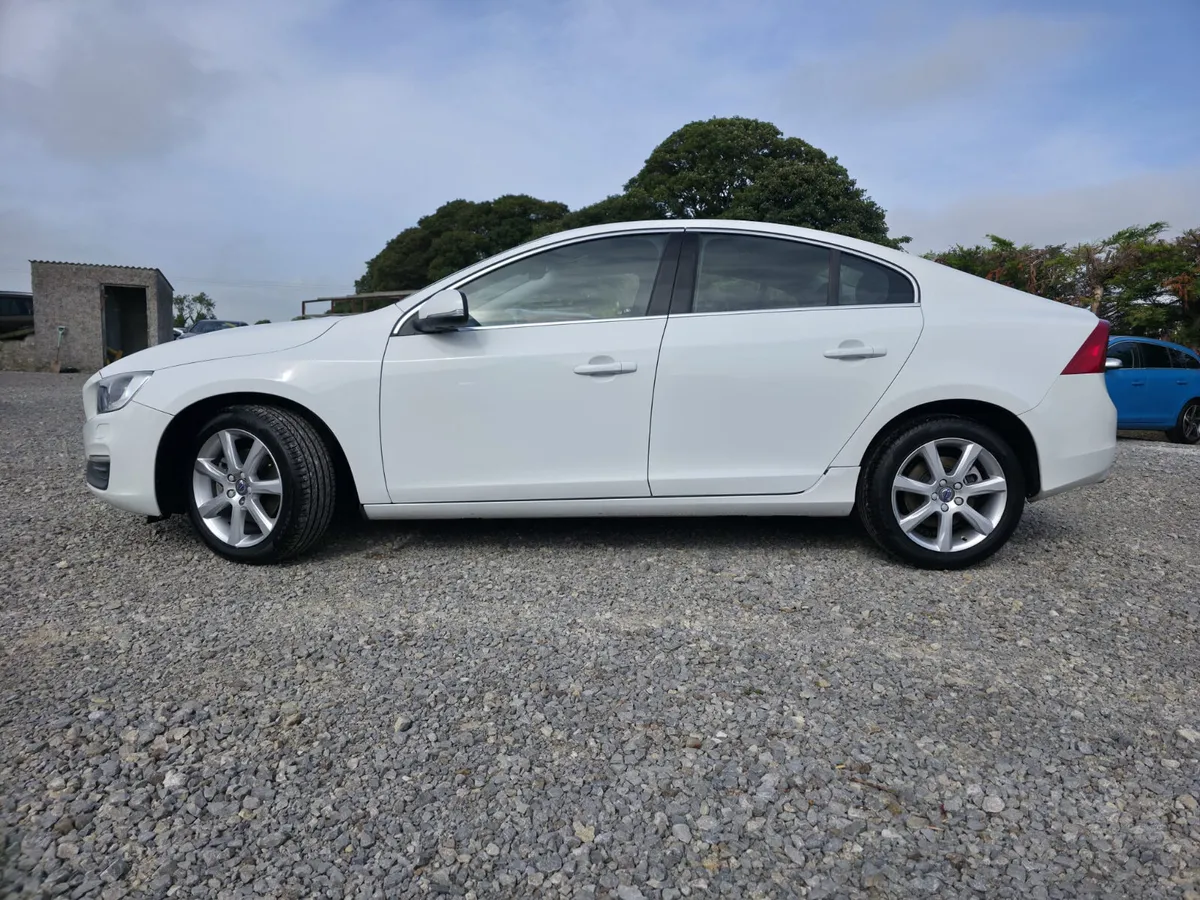Volvo S60 2017 - Image 2