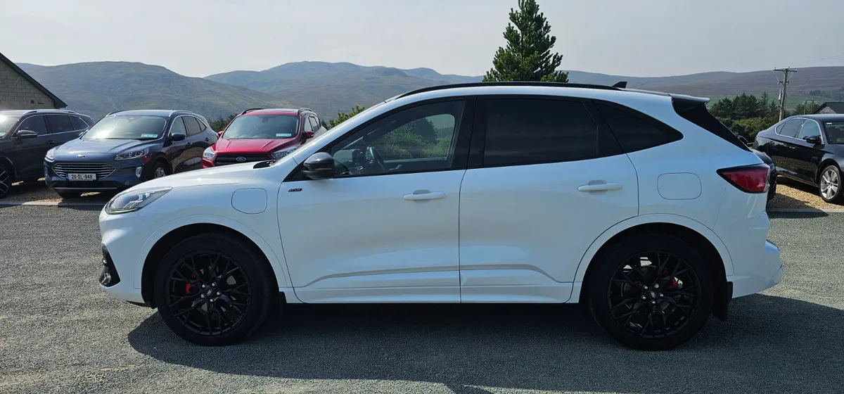 Ford Kuga 2.5 Duratec PHEV ST-Line X Auto 2023 - Image 3