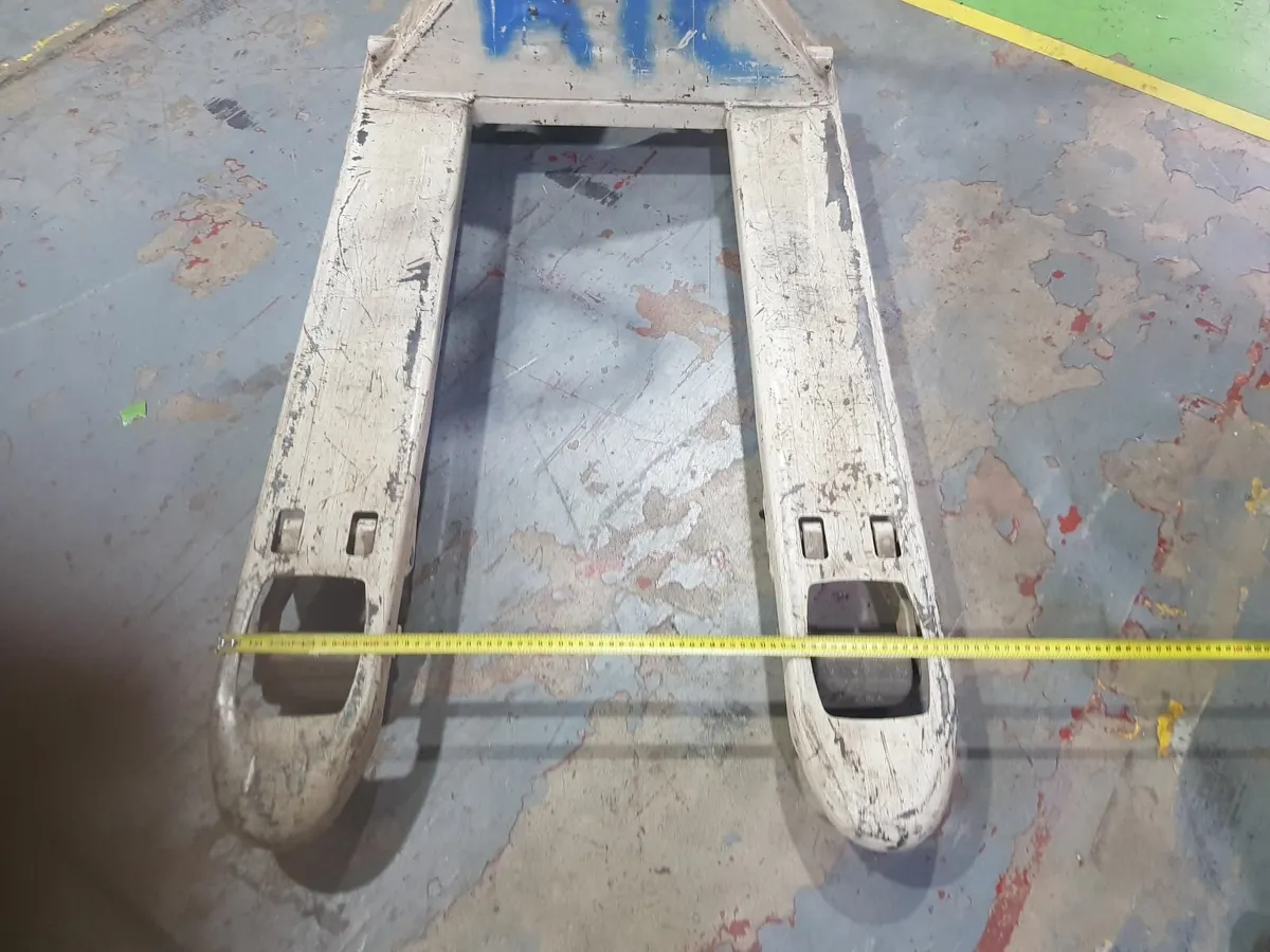 Pallet Truck - Image 1