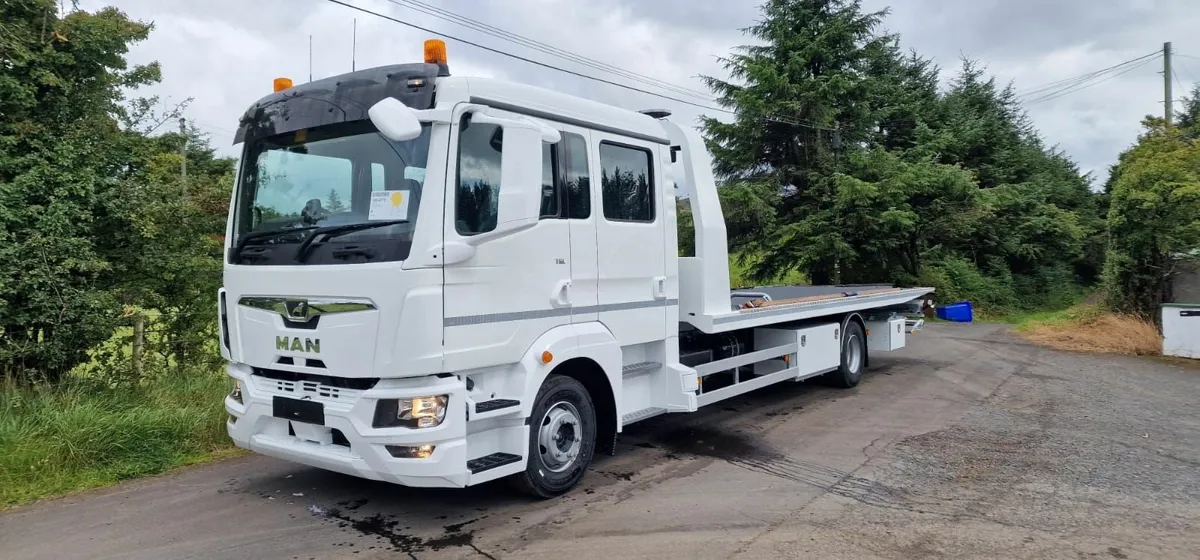 RECOVERY TRUCK - Image 1