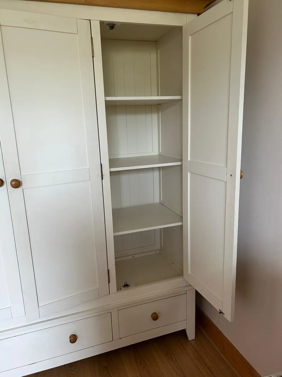 Wardrobe - Image 3