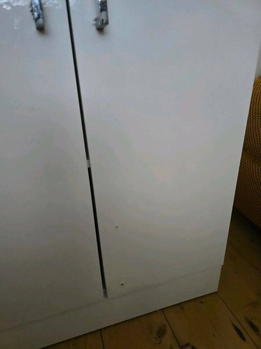 Bathroom vanity - Image 2