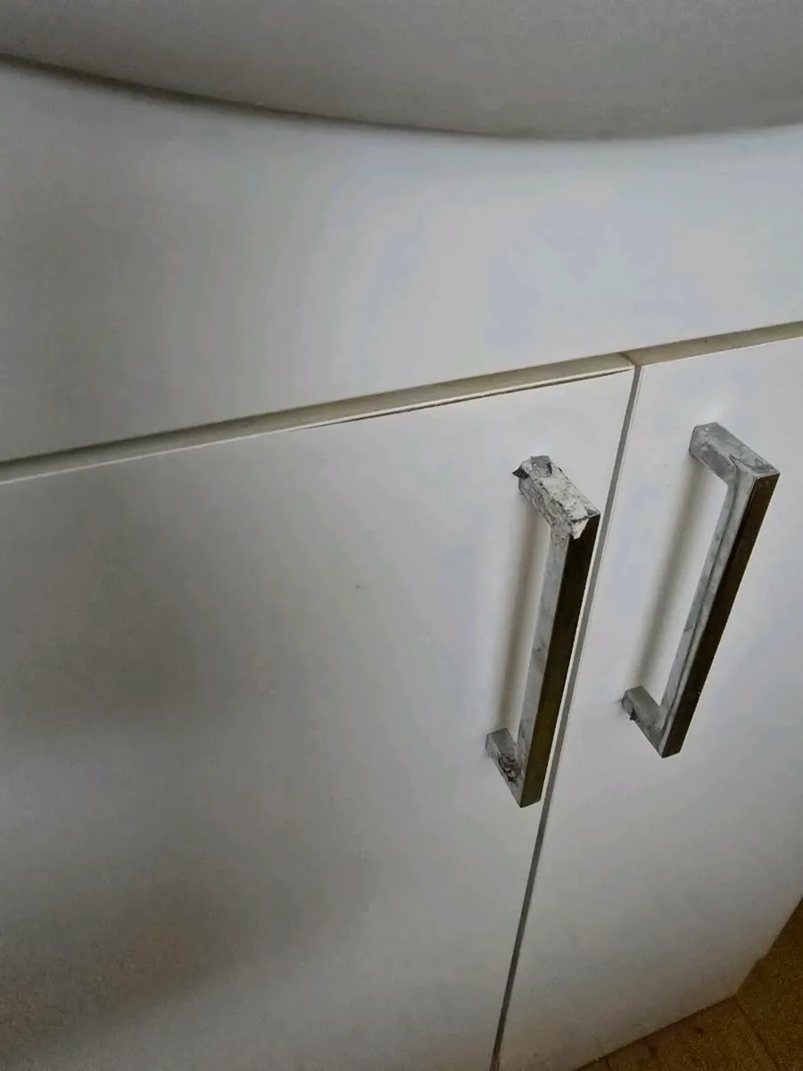 Bathroom vanity - Image 3