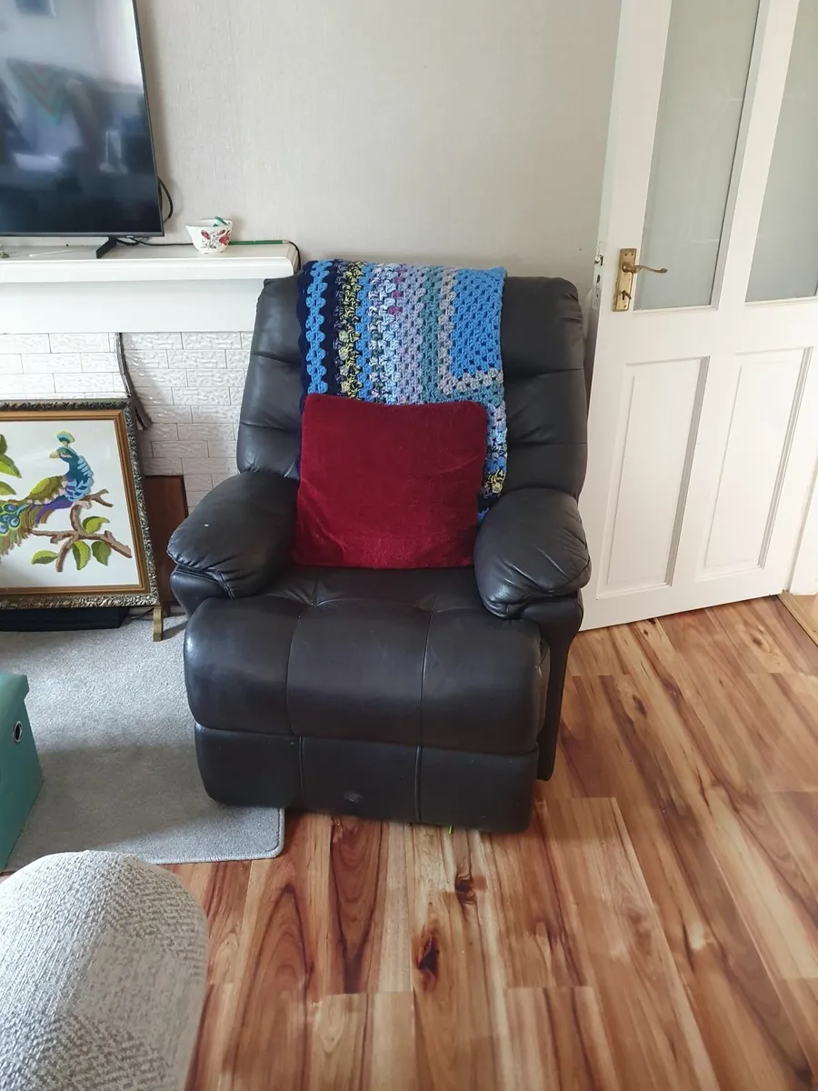 Table and Chairs, 3 Piece Suite, King Size Bed - Image 4
