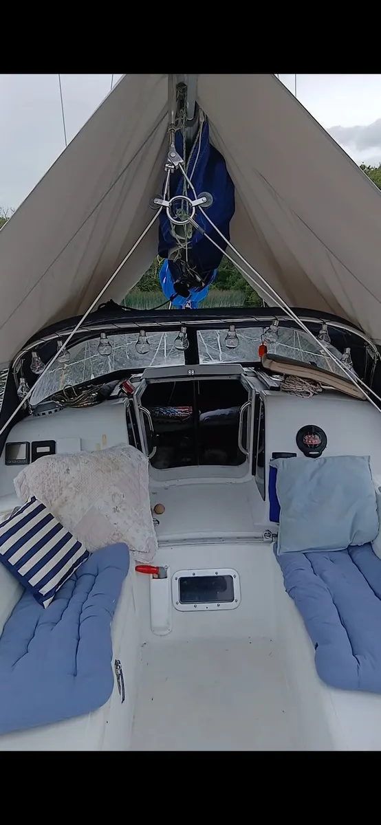 Gibsea 76 cruising sailing yacht sleeps 6 - Image 2