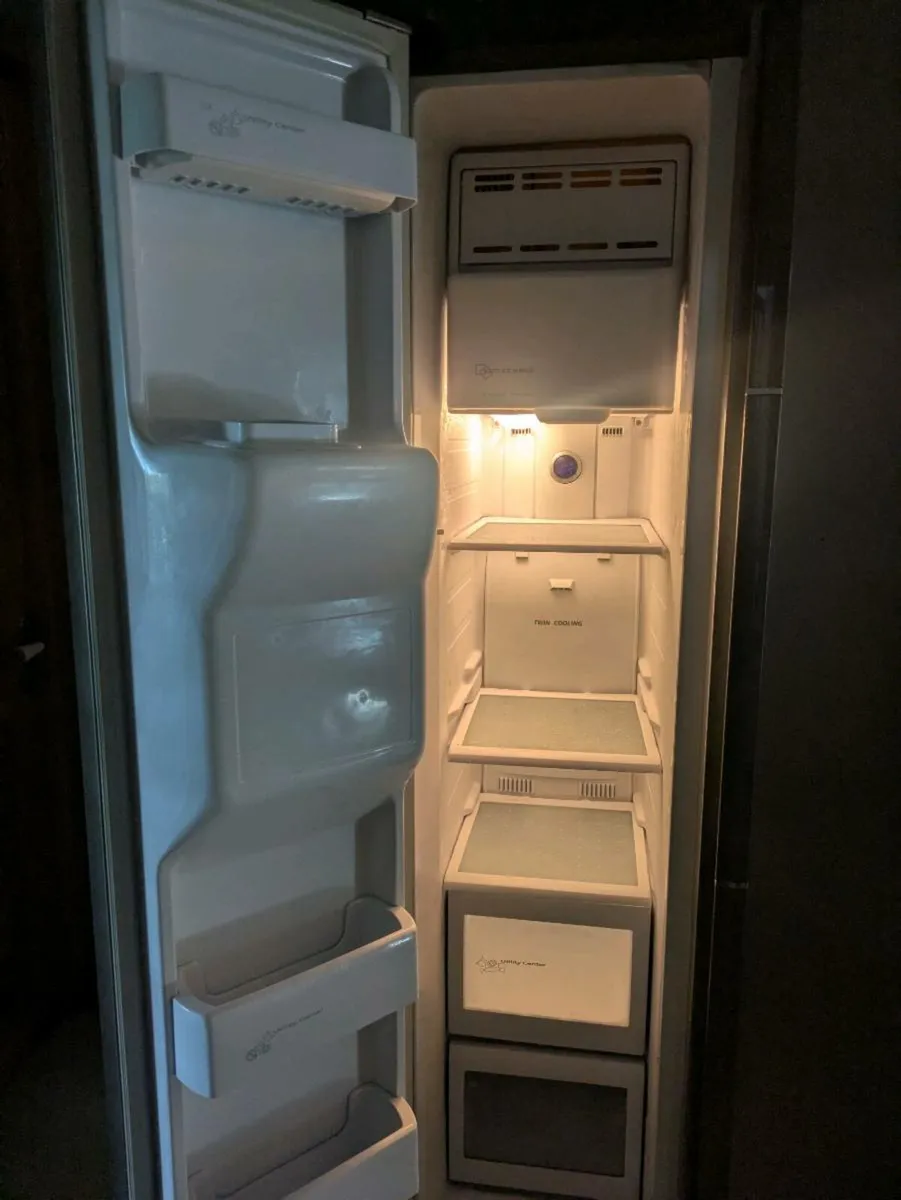 Samsung American Fridge Freezer - Image 3