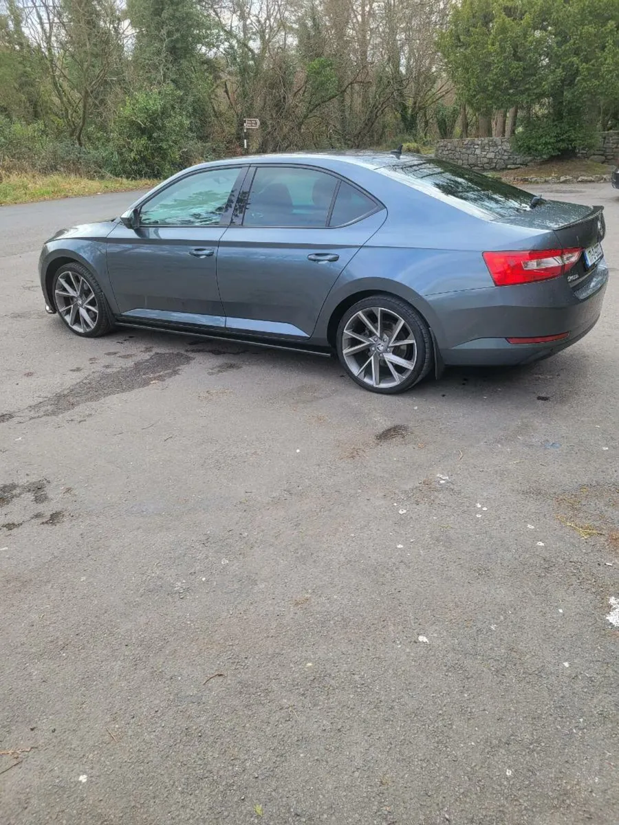 2017 Skoda Superb - Image 3