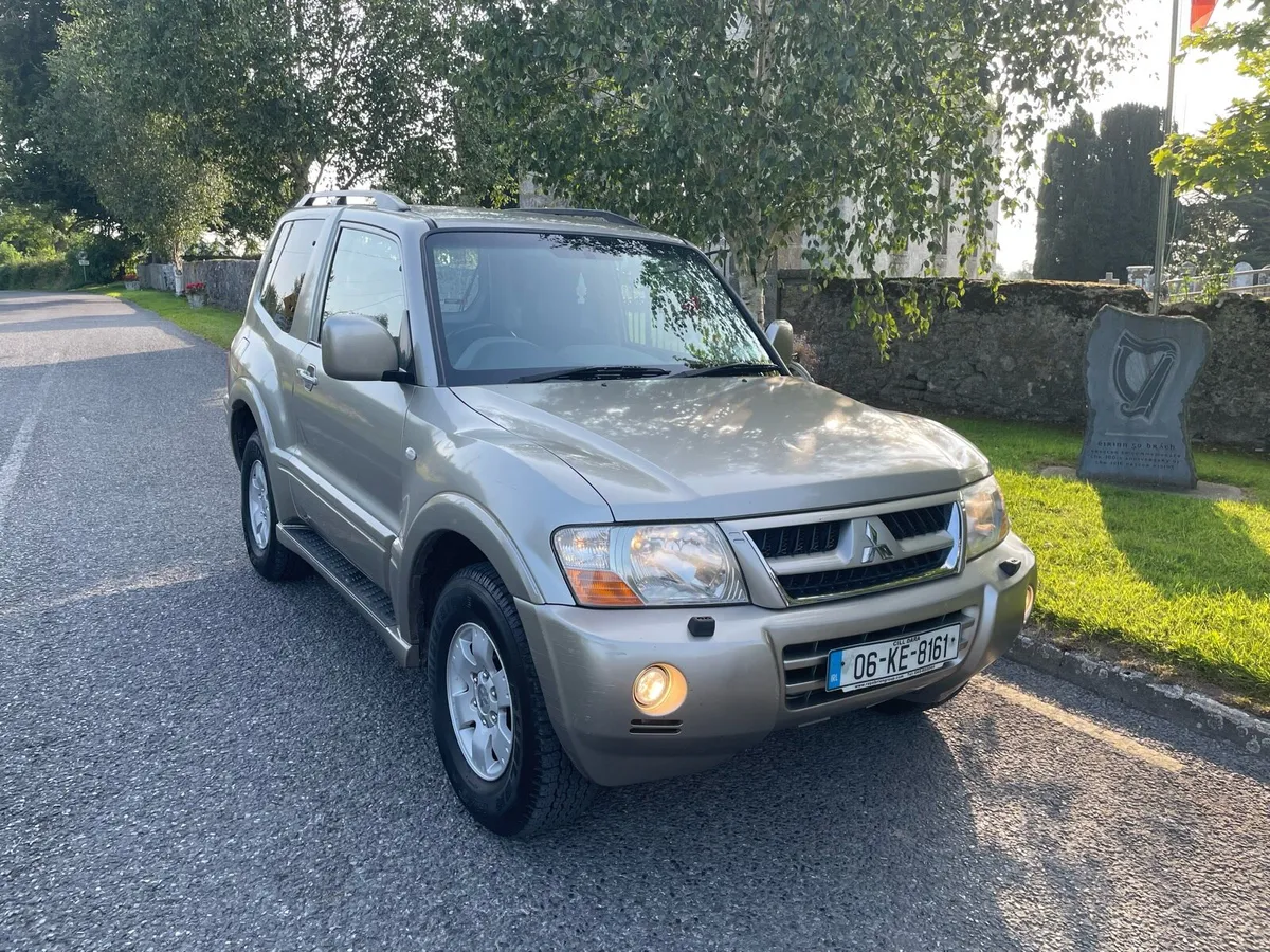 MITSUBISHI PAJERO ONLY 124KMS NEW DOE - Image 1
