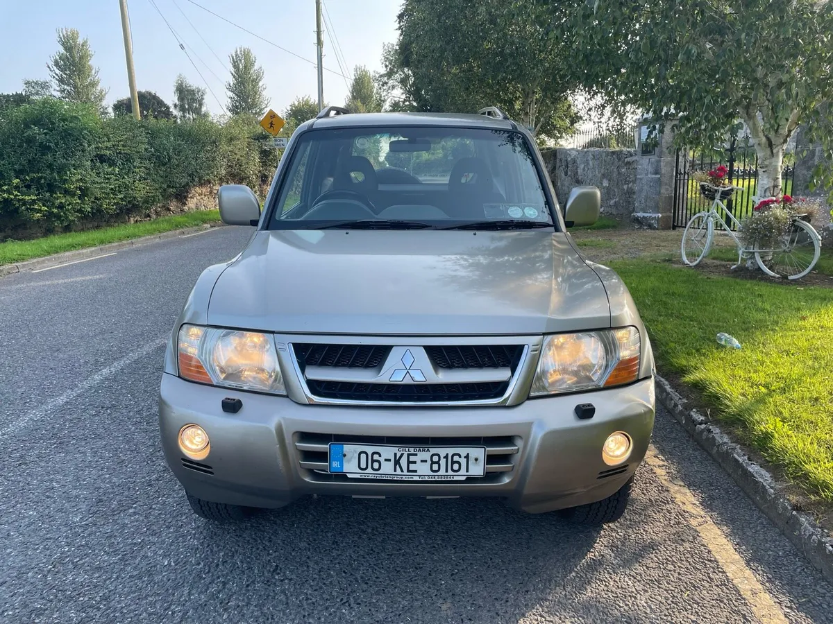 MITSUBISHI PAJERO ONLY 124KMS NEW DOE - Image 2