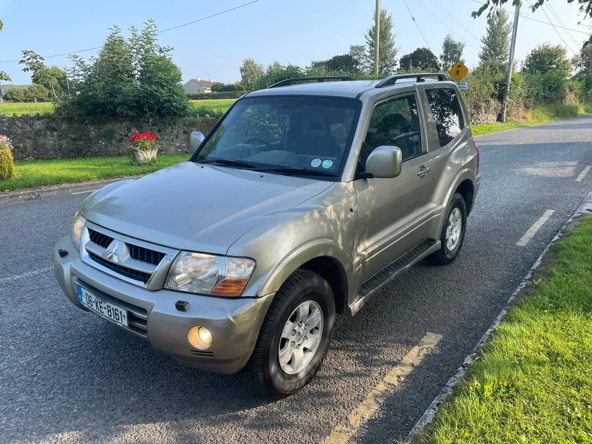 MITSUBISHI PAJERO ONLY 124KMS NEW DOE - Image 3