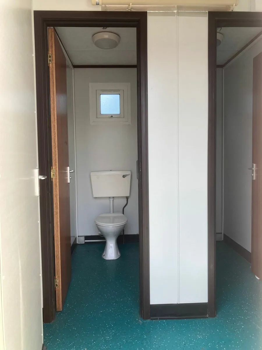 Toilet Unit - Image 2