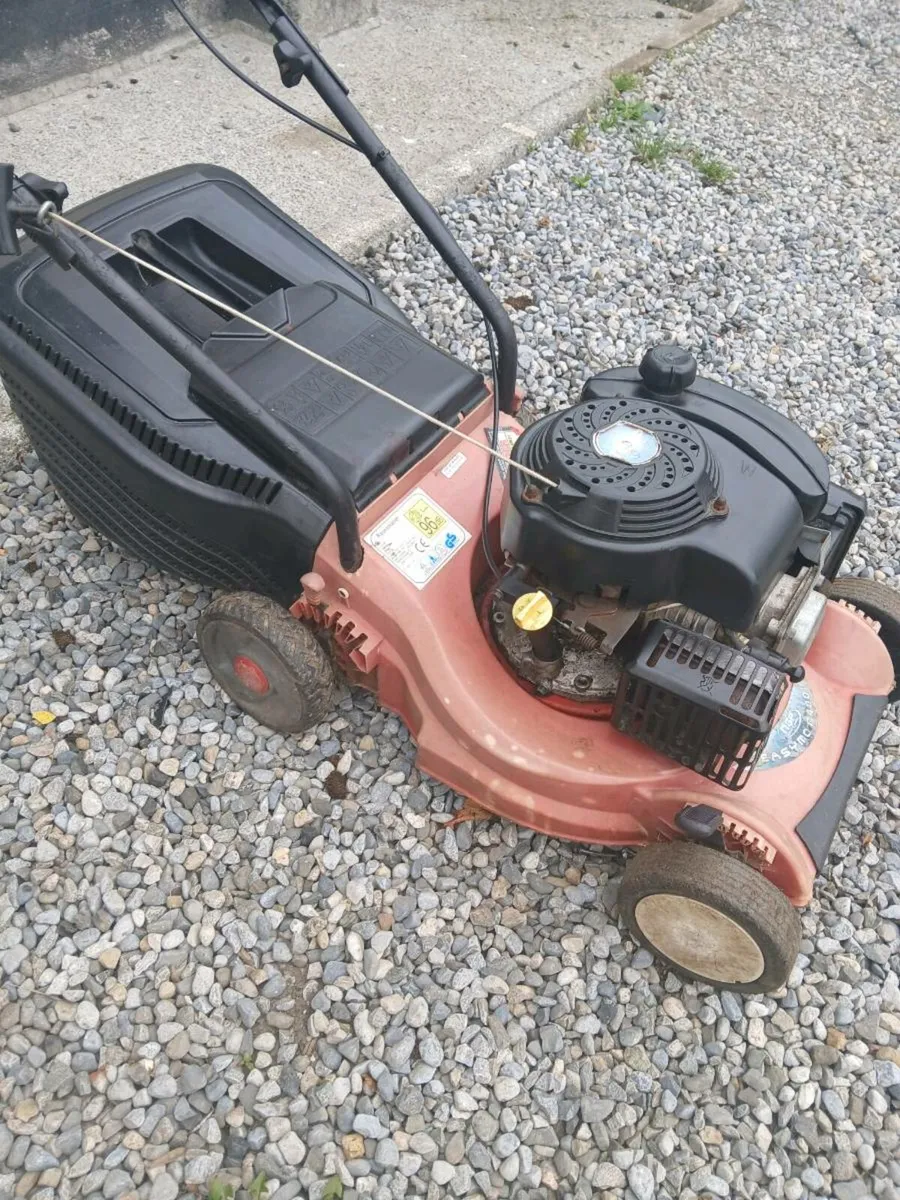 Push lawn mower working perfect €70 - Image 1