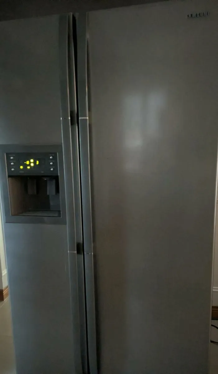 Samsung American Fridge Freezer - Image 1