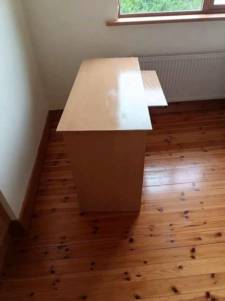 Computer desk - Image 2