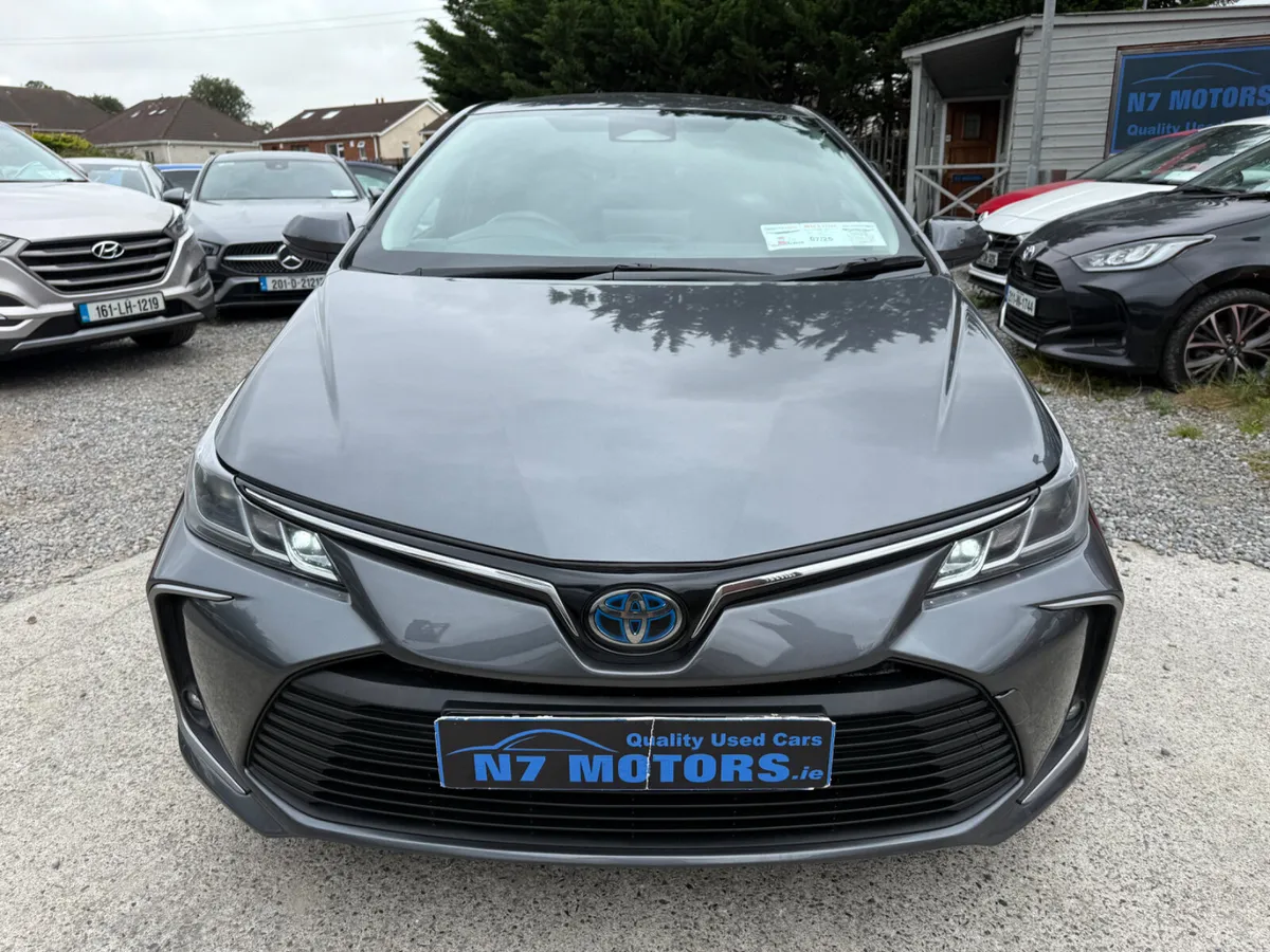 2023 Toyota Corolla  1.8 LUNA SPORT AUTO - Image 3