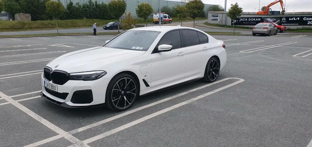 BMW 530e LCI - Image 1