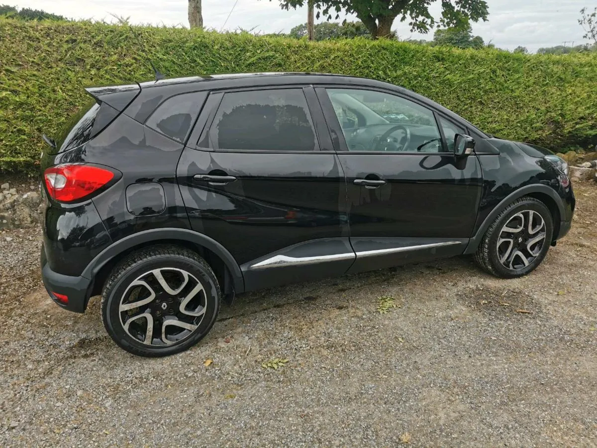 152 Renault Captur Diesel low miles - Image 2