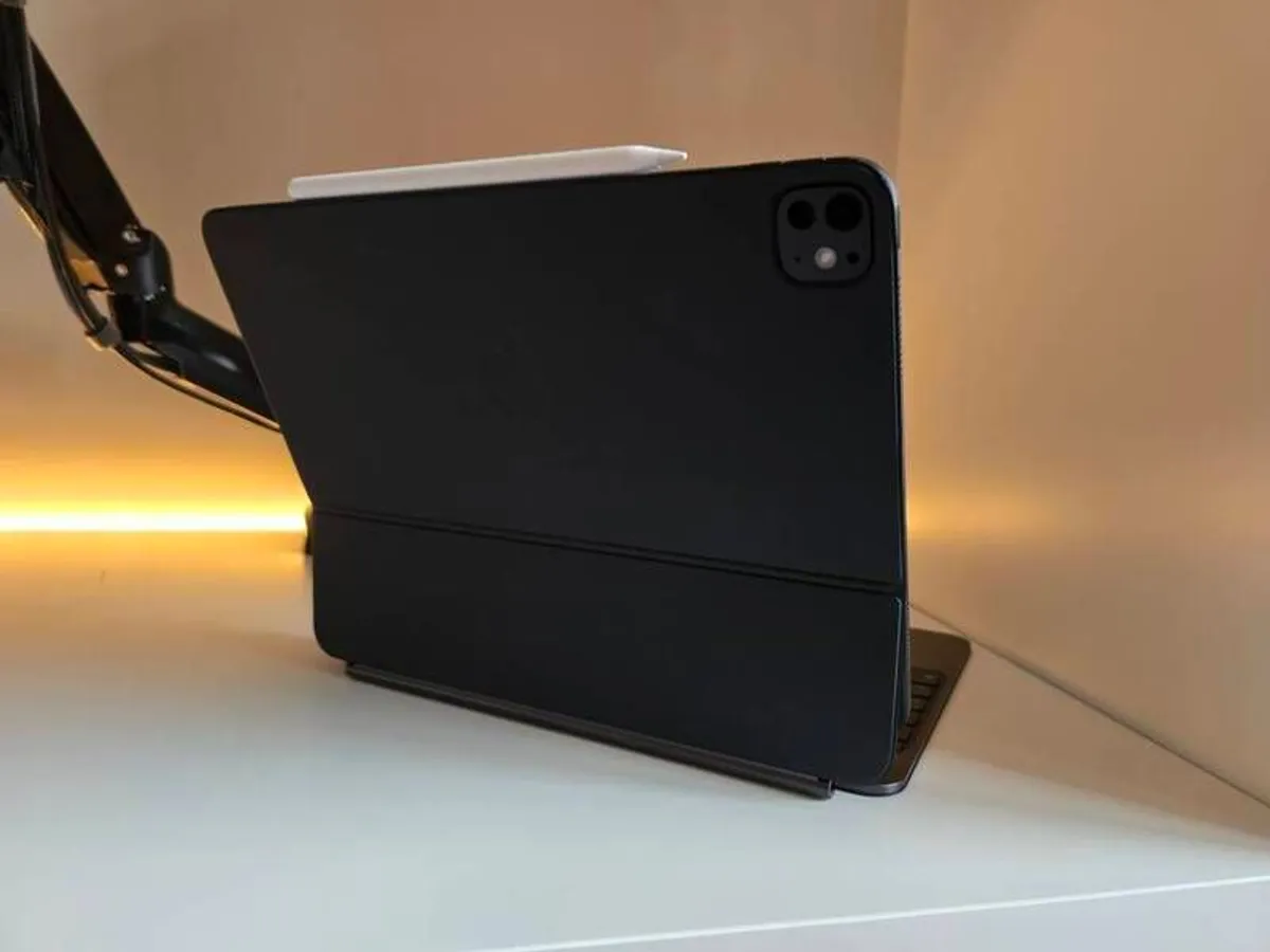 Apple iPad Pro 13inch M4 256GB Near Mint AppleCare+ Until 2027 - Image 2
