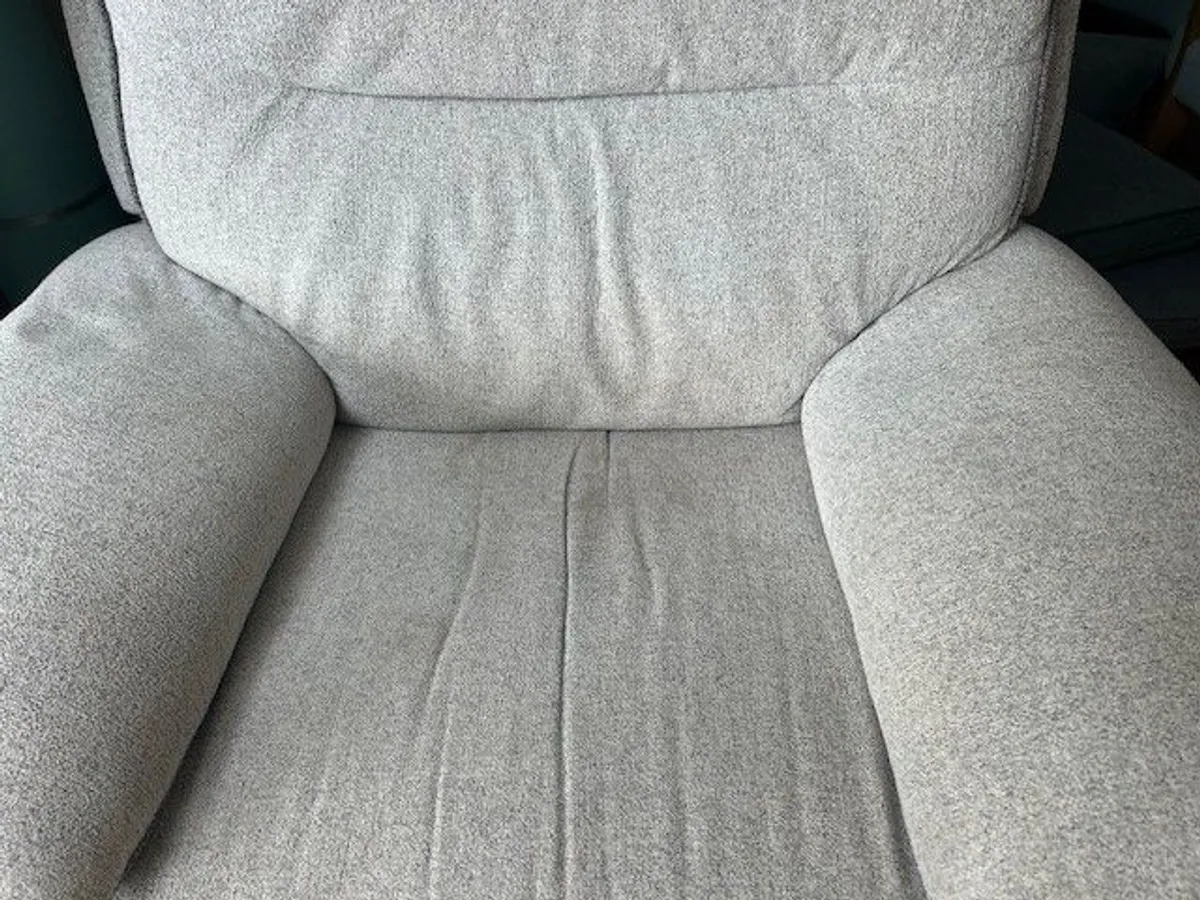Recliner chair - Image 2