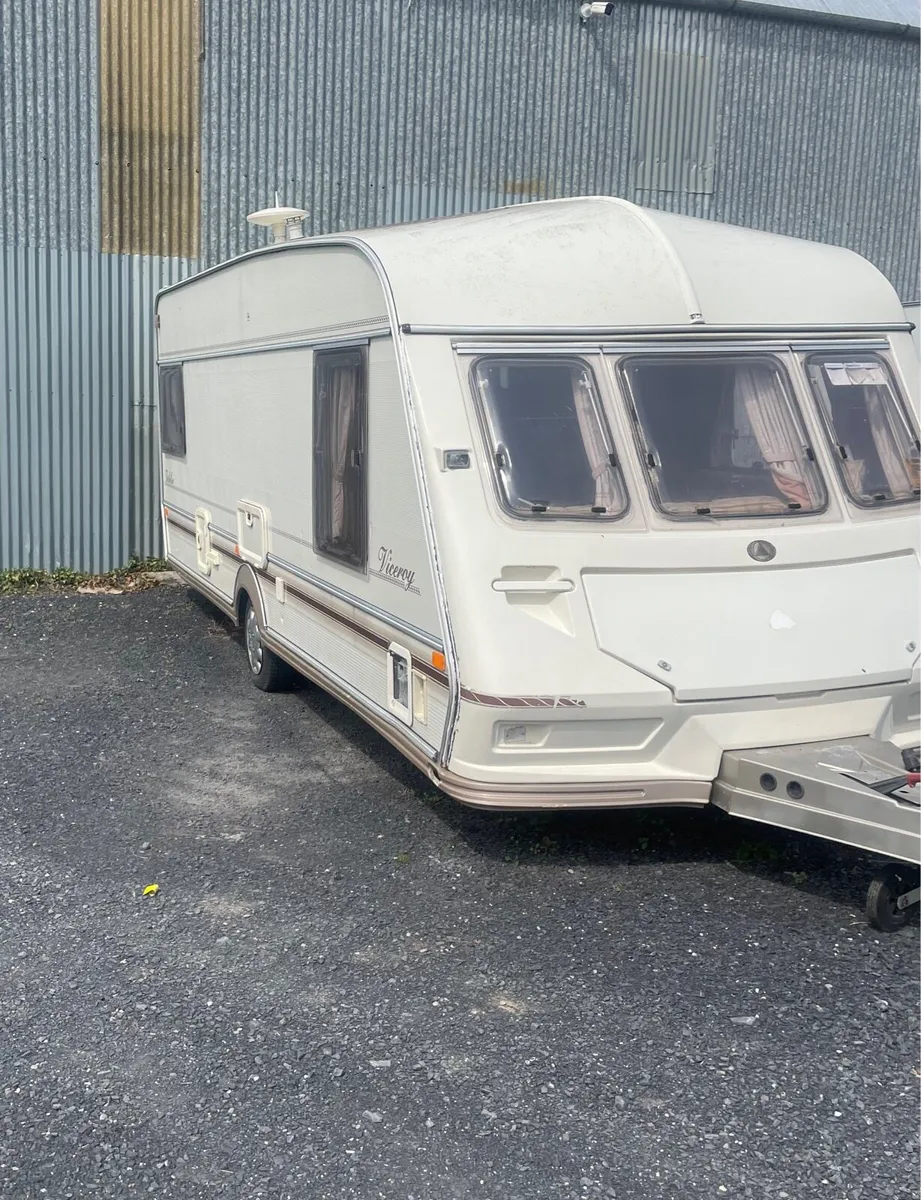 Lightweight Abi 5/6 berth with Awning - Image 2