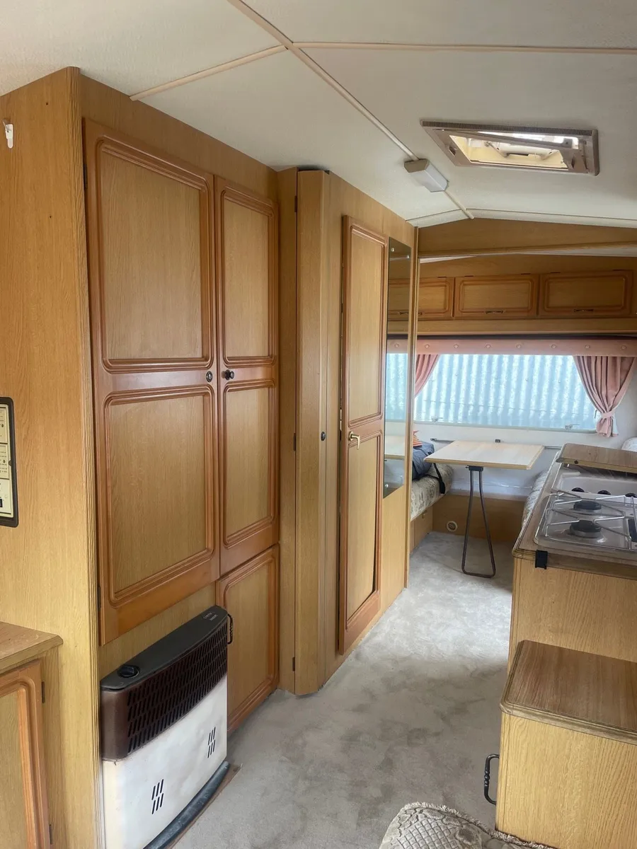 Lightweight Abi 5/6 berth with Awning - Image 4