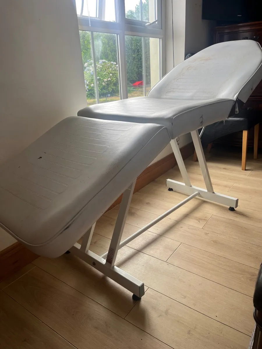 Beauty / massage bed - delivery avail - Image 1