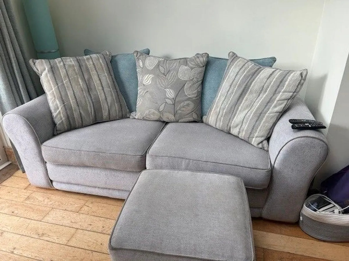 Couch and footstool - Image 1
