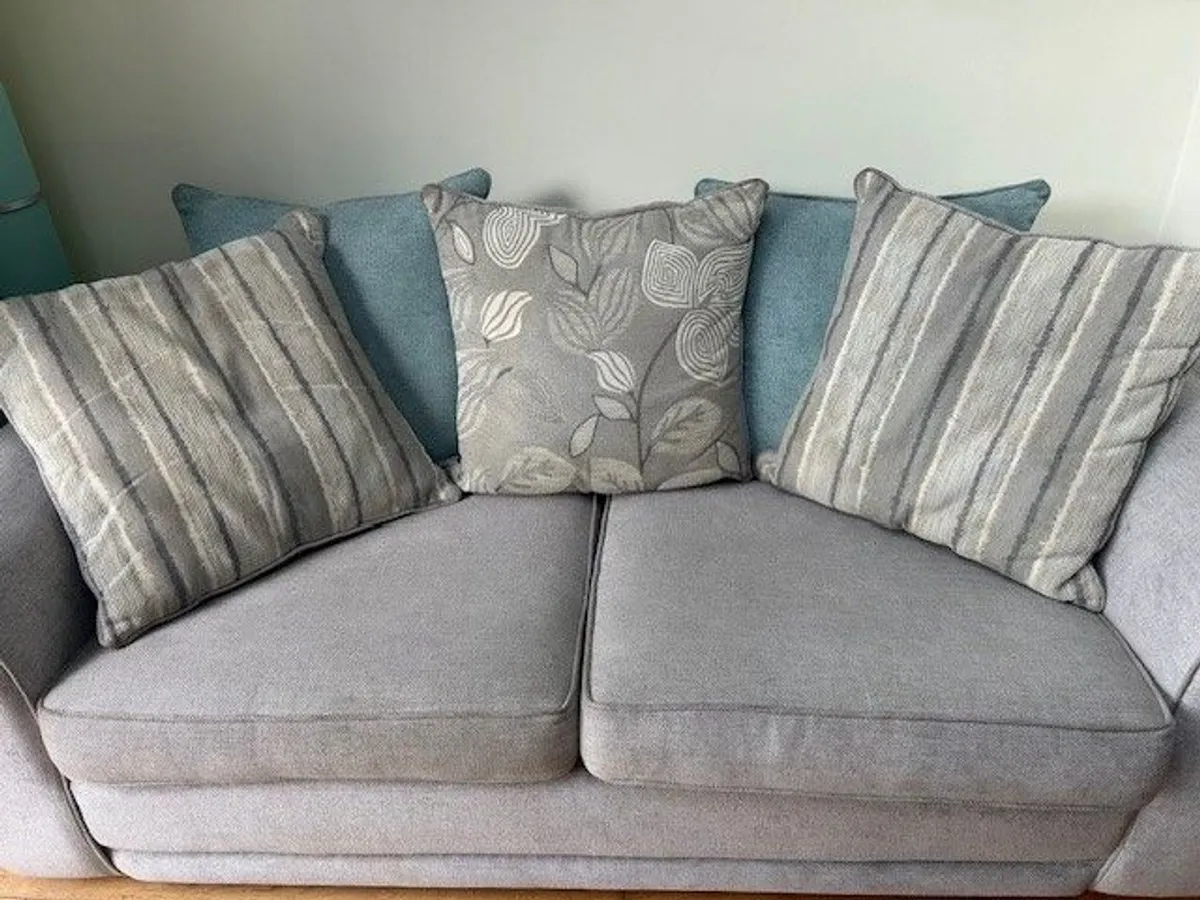 Couch and footstool - Image 2