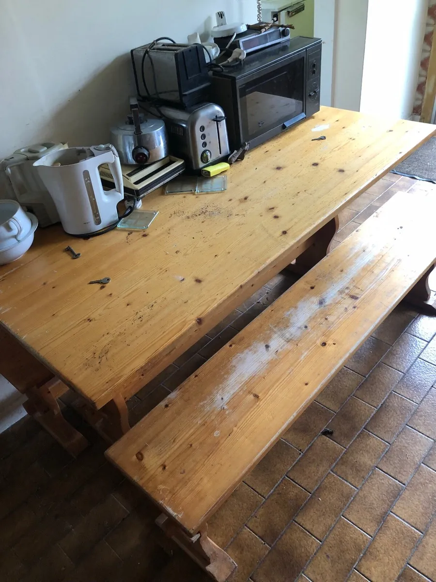 Pine kitchen table and benches - Image 1