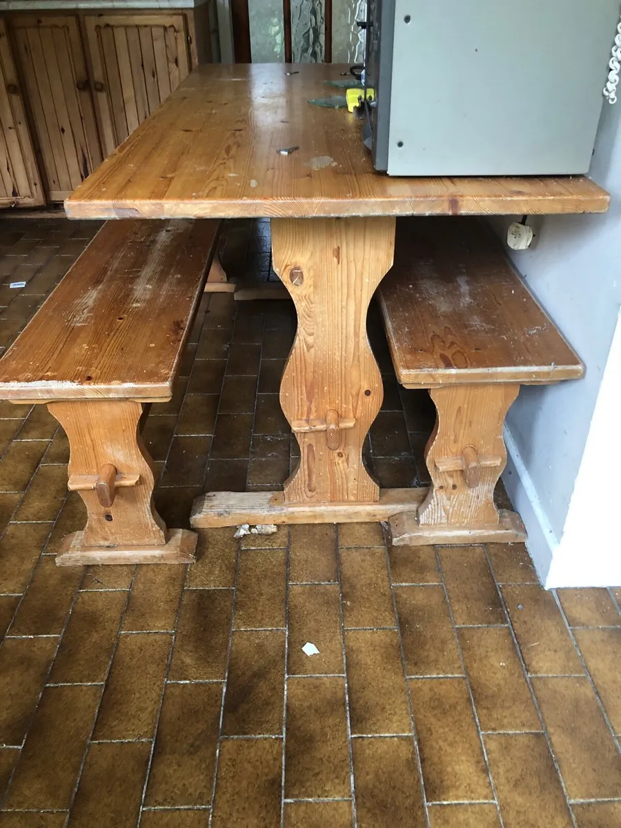 Pine kitchen table and benches - Image 2