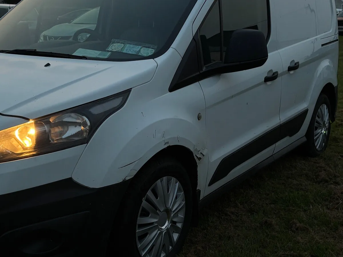 2016 Ford Transit Connect. Doe 06/26 €4250 no vat - Image 3