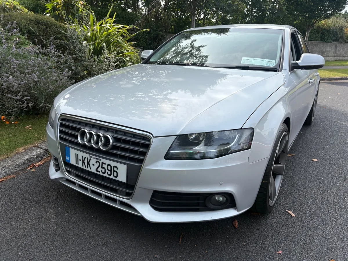 Audi A4 2011 1 OWNER LOW MILES - Image 4