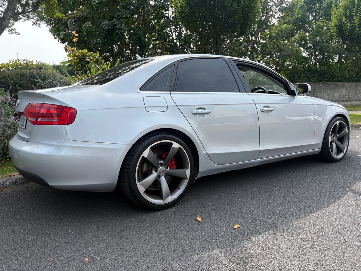 Audi A4 2011 1 OWNER LOW MILES - Image 2