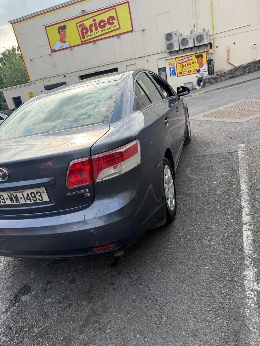 2009 Toyota Avensis - Image 2