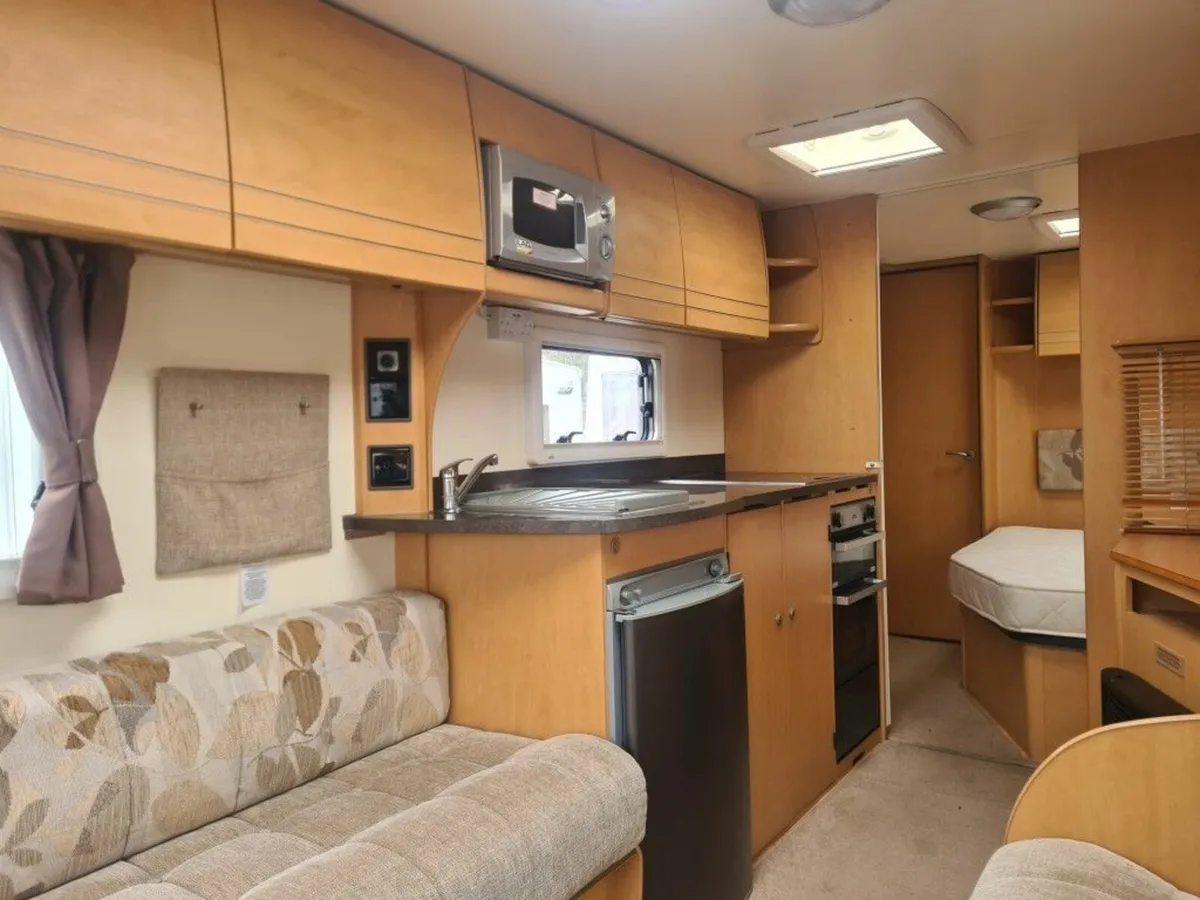 Caravan - Image 4