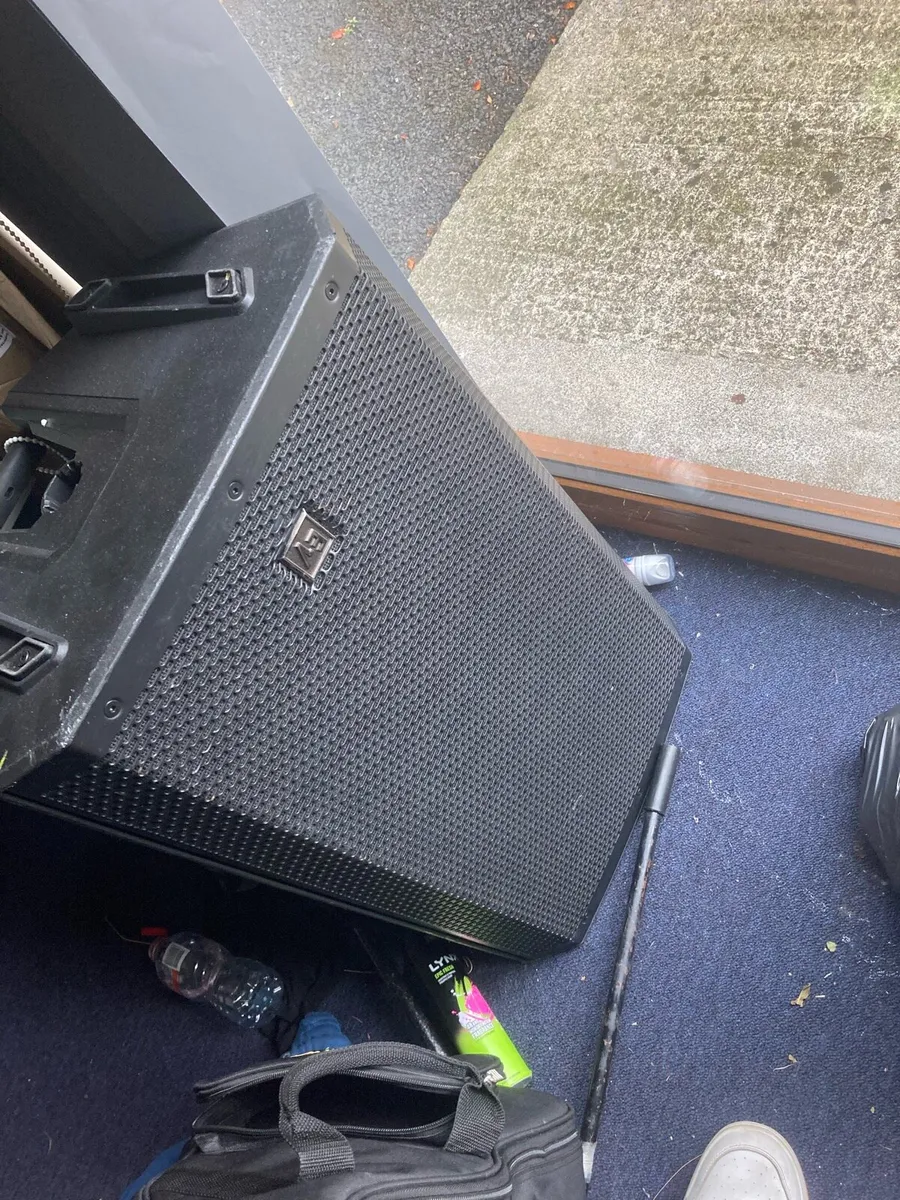 Electro-Voice ZLX Active PA Speaker & STAND - Image 2