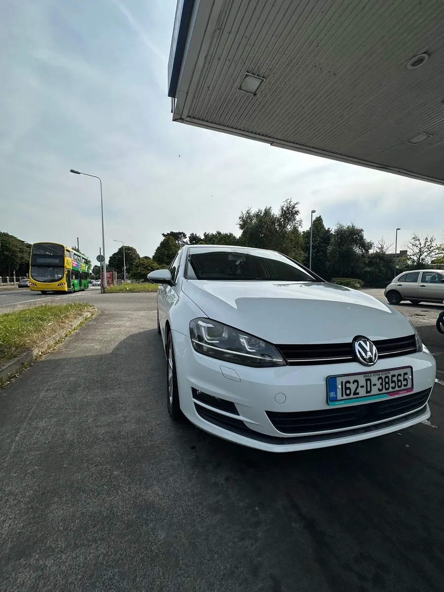 2016 Golf White 62.000 Miles Automatic - Image 2
