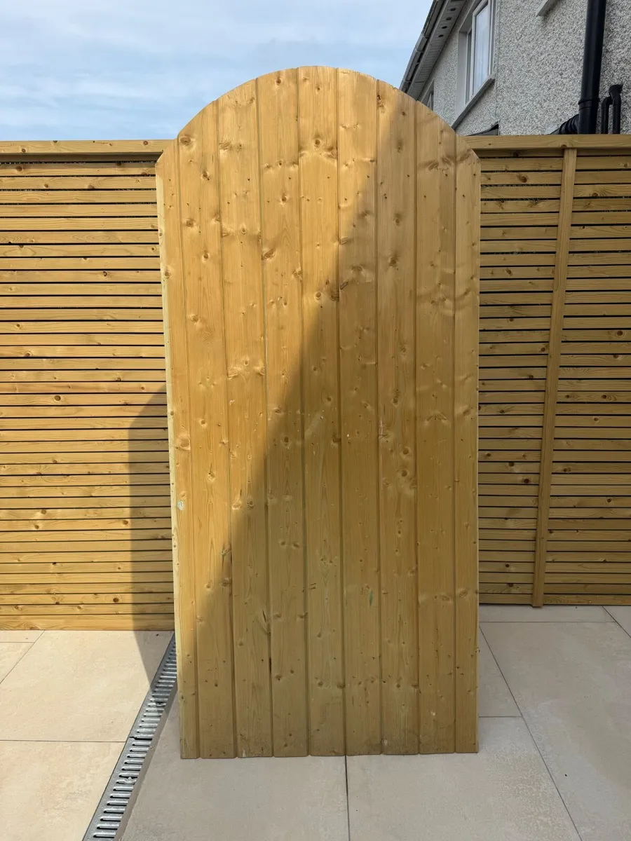 Side Gate New - Image 1