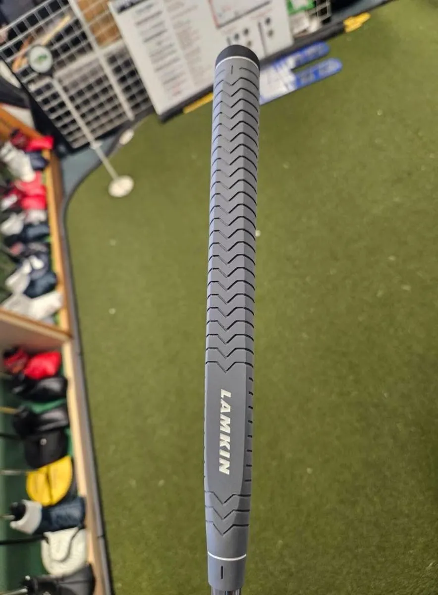 Bettinardi Queen B #12 Milled Putter - Image 4